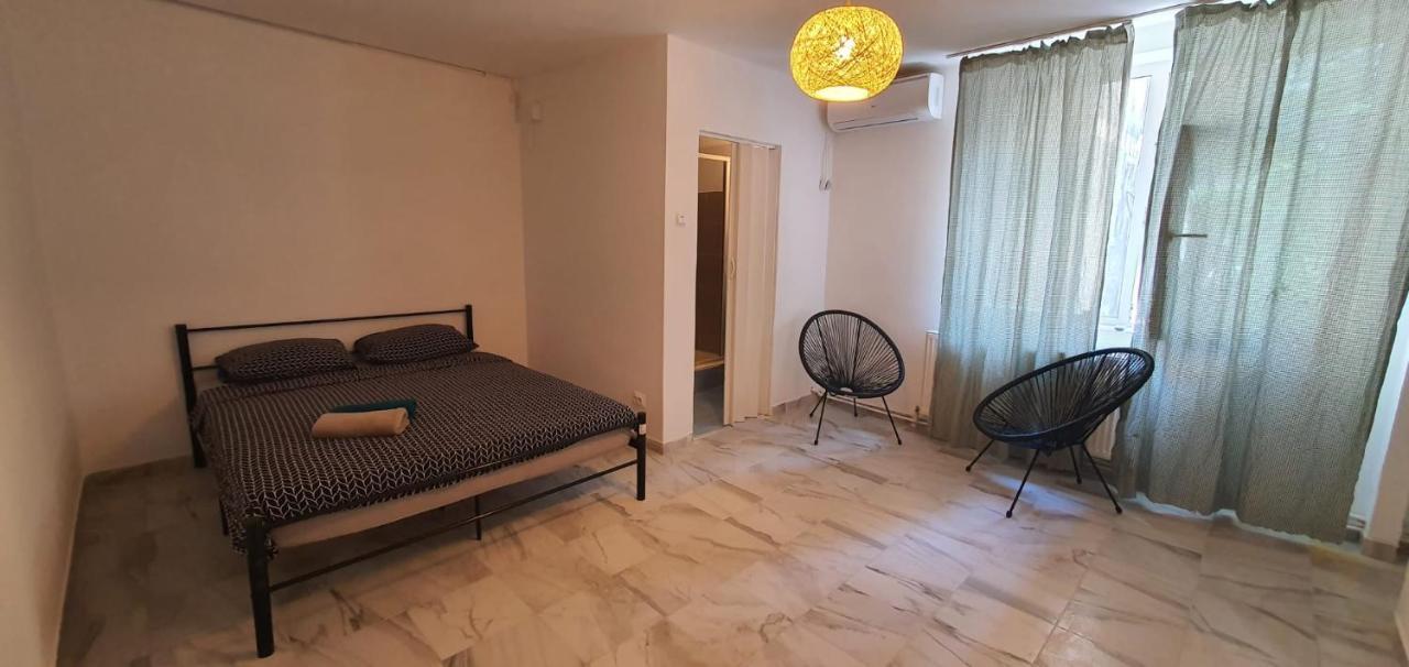 Apartment Cozy Spacious Studio Bucharest